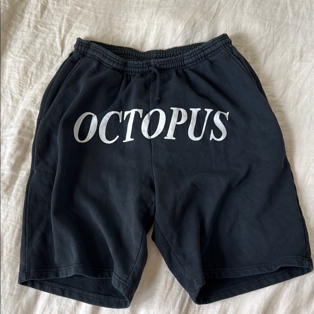 No Vacancy Inn x Some Ware 2018 Octopus Shorts Black XL